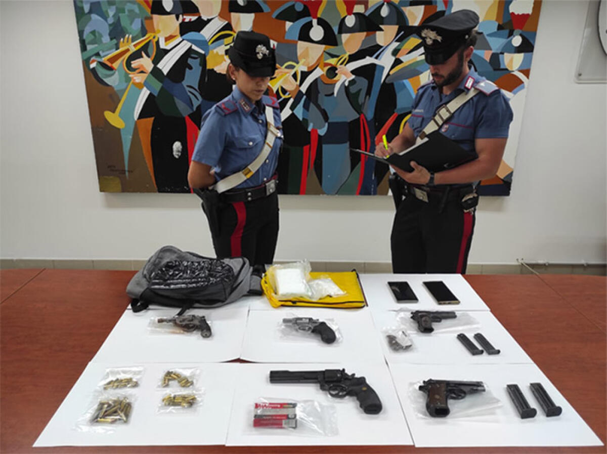 52enne di Aprilia condannato ad oltre 8 anni di carcere. In casa deteneva armi, munizioni e oltre mezzo chilo di cocaina. - 