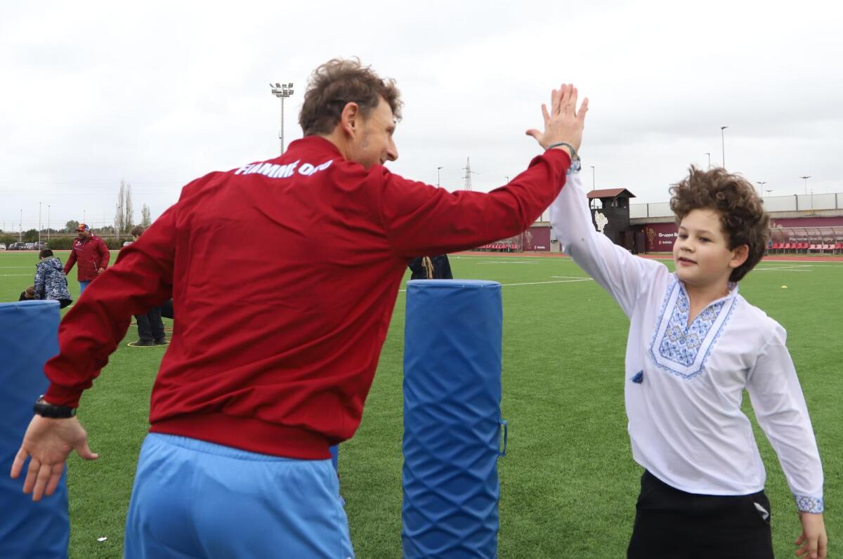 43 bambini orfani della Polizia Nazionale Ucraina trascorrono una giornata da “Poliziotto”. - 