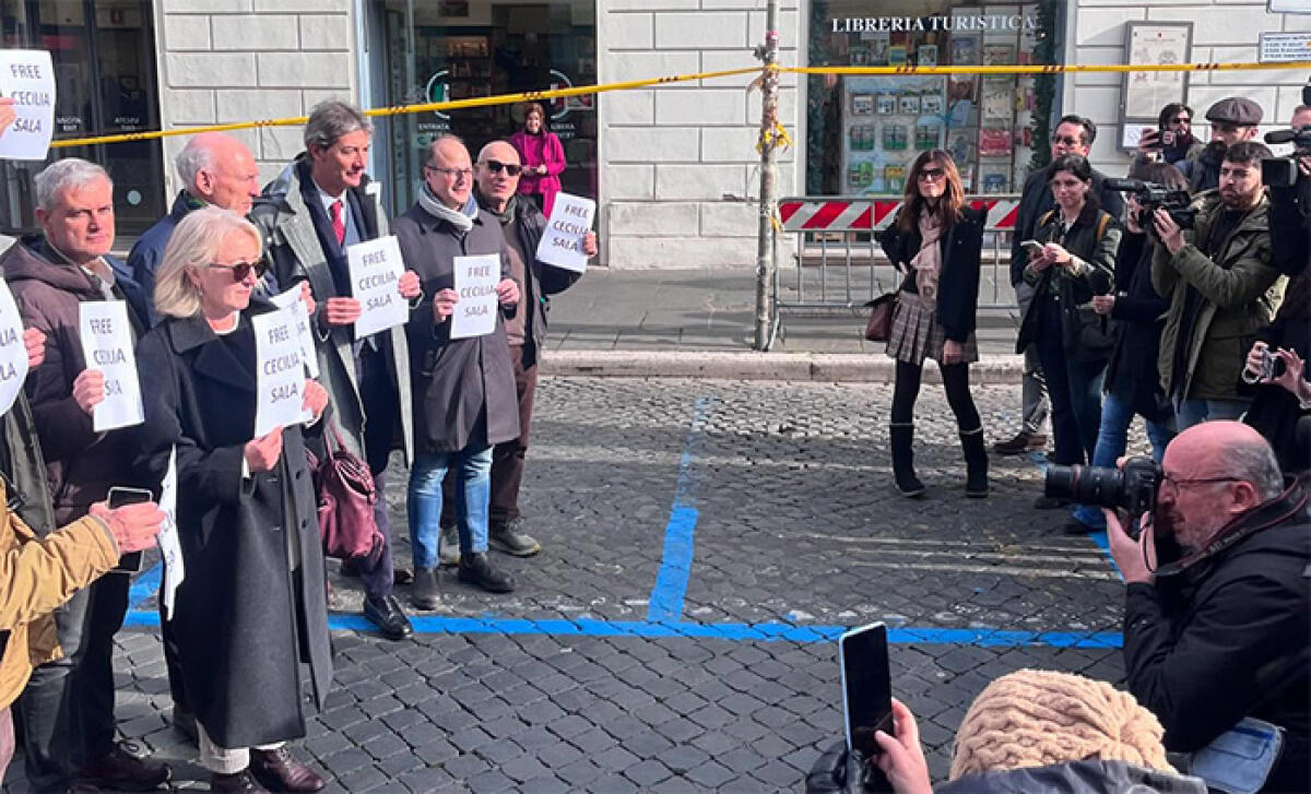 “Free Cecilia Sala”: sit-in a Roma, promosso dall’Ordine dei Giornalisti del Lazio e dall'Associazione Stampa Romana. - 