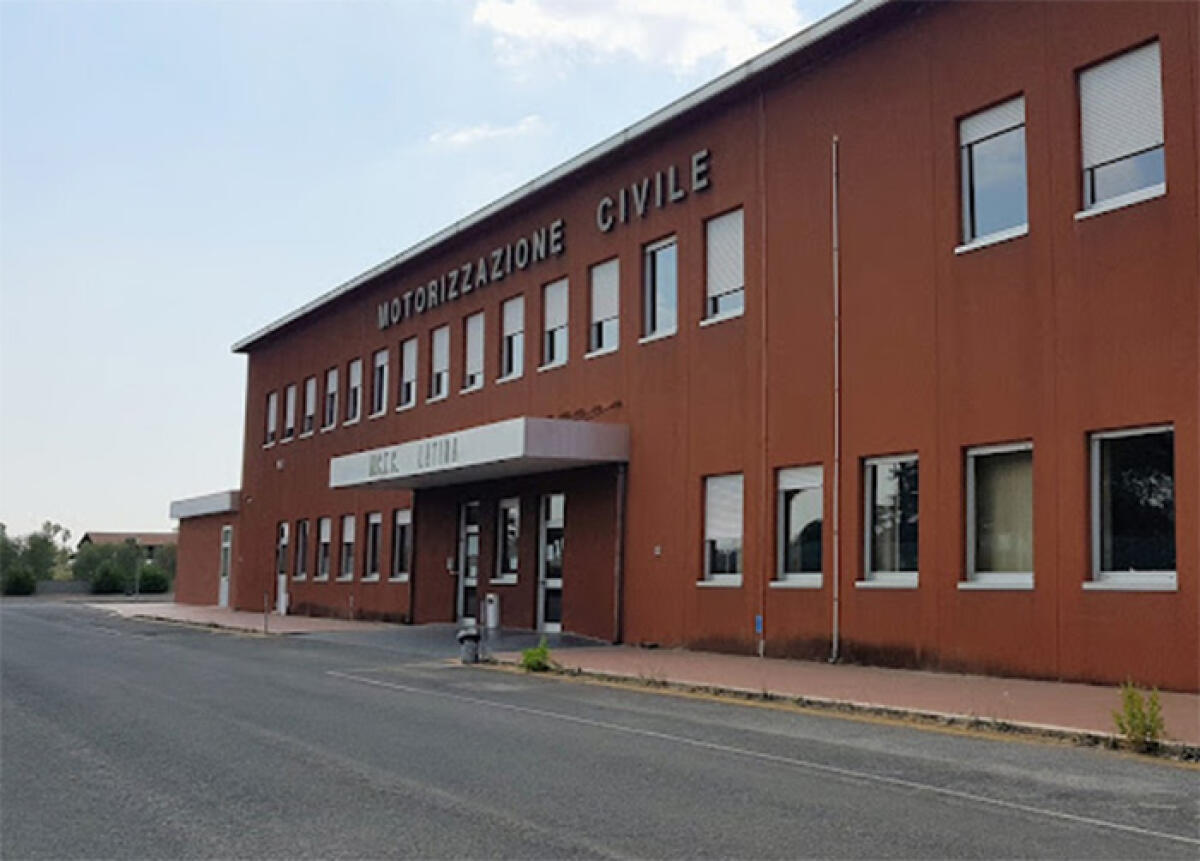 Falsificavano gli esami per la patente alla Motorizzazione di Latina: scattano 6 ordinanze restrittive. Coinvolte alcune autoscuole della provincia e due dipendenti. - 