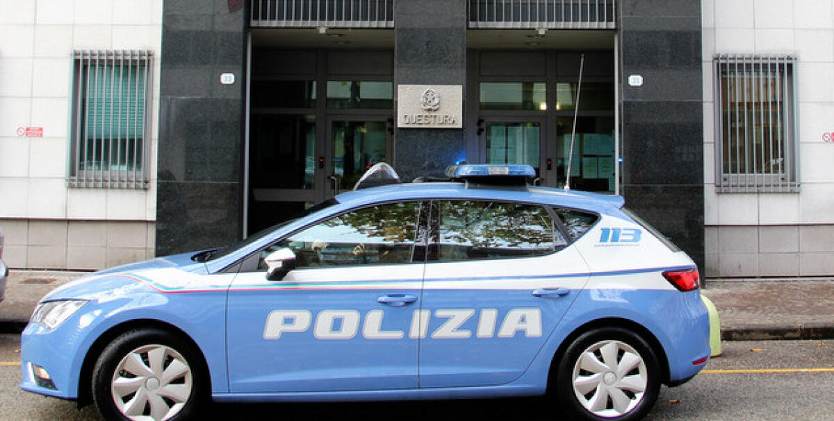 Documenti comunitari falsi: un arresto in  provincia di Latina nell’operazione della Polizia di Udine. 19 badanti georgiane in manette, 17 denunciate. - 