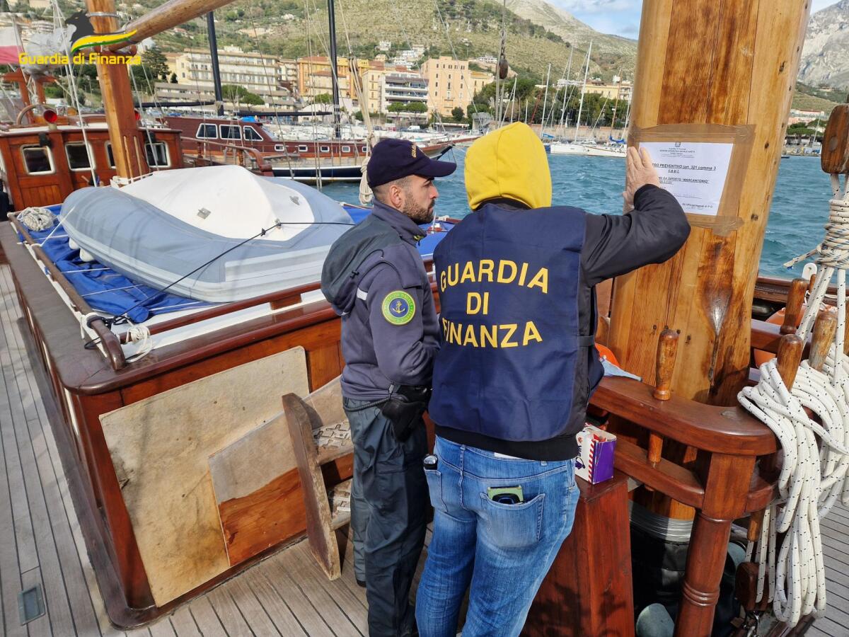 Sequestrato nel porto di Formia un veliero di pregio - 