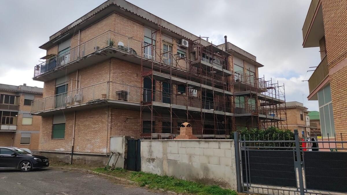 Palazzine comunali ad Anzio, partono i lavori. Un nuovo appartamento per “Nonna Lucia” - 