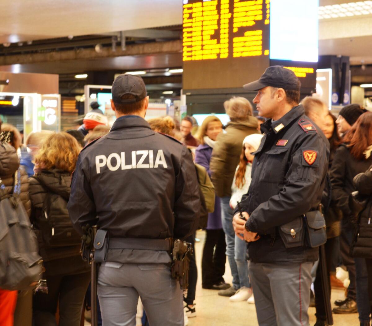 Ritardi e cancellazioni a Roma Termini per un guasto alla linea elettrica: rientro da incubo per migliaia di  pendolari. - 