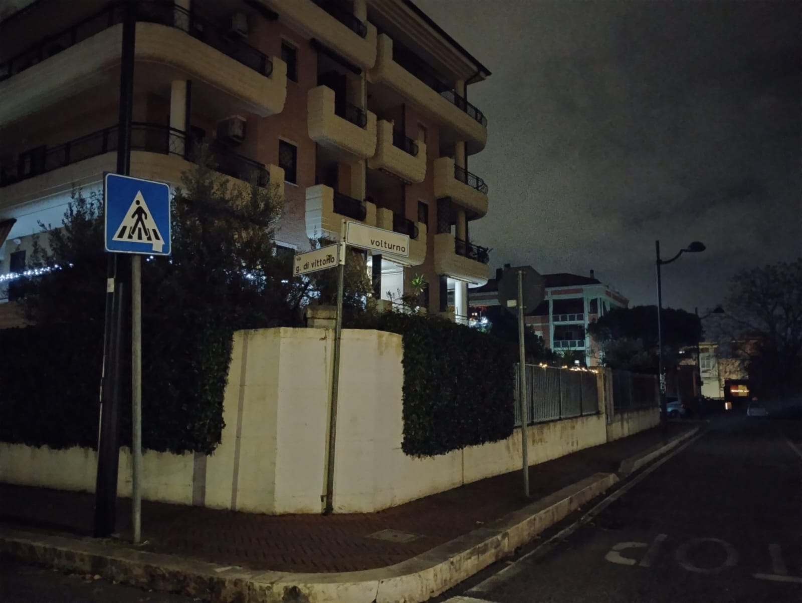 via Di Vittorio  e via Volturno al buio - Aprilia