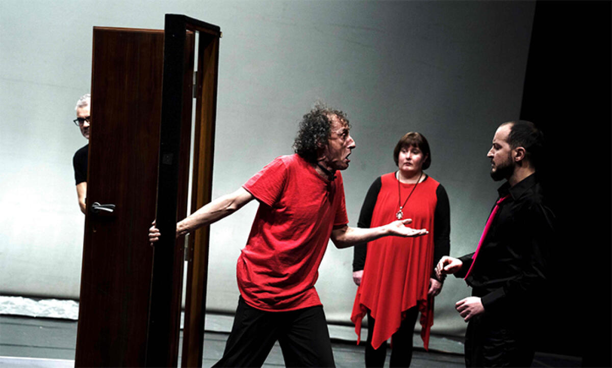 Questo venerdì sera Antonio Rezza porta in scena “Hybris” al teatro D’Annunzio di Latina. - 