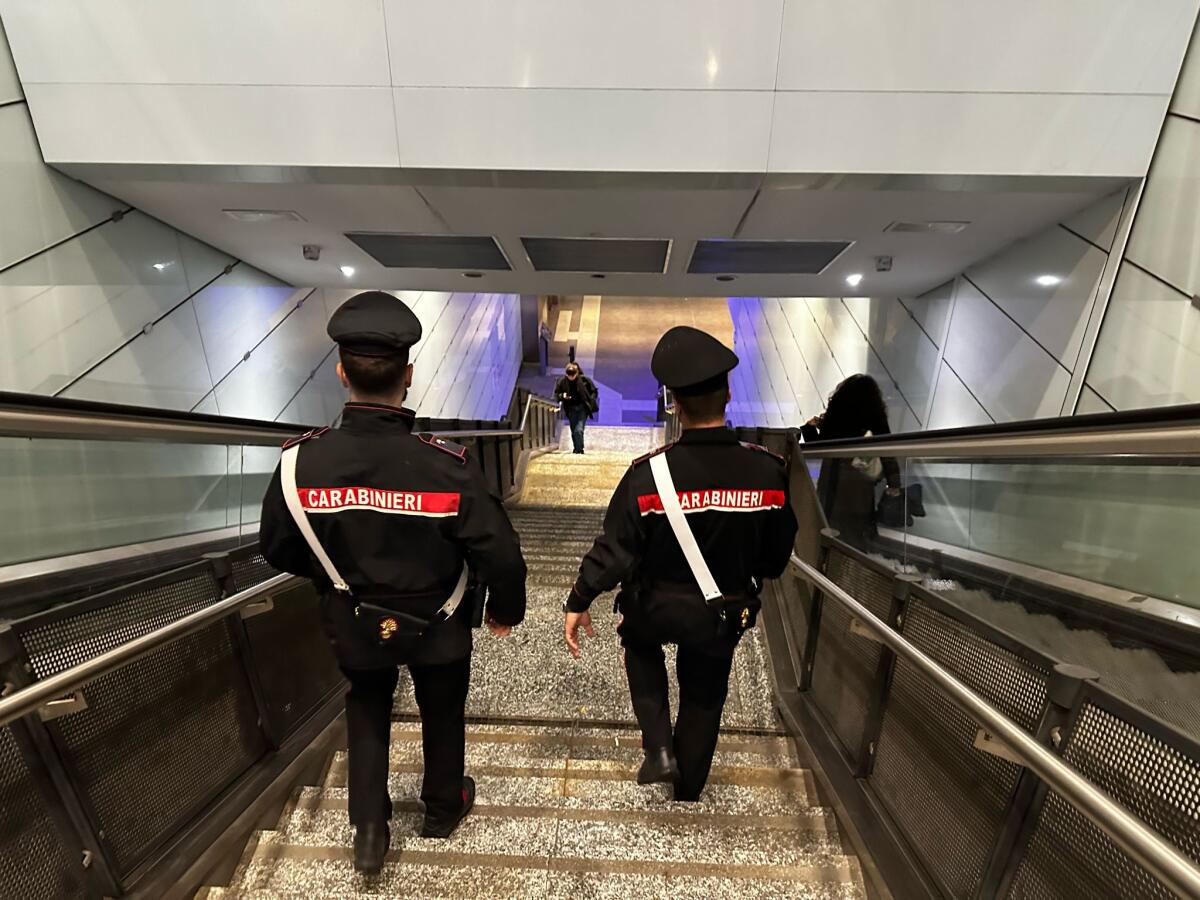 19enne di Velletri sorpreso al terminal metro Anagnina, a Roma, con degli arnesi da scasso. - 