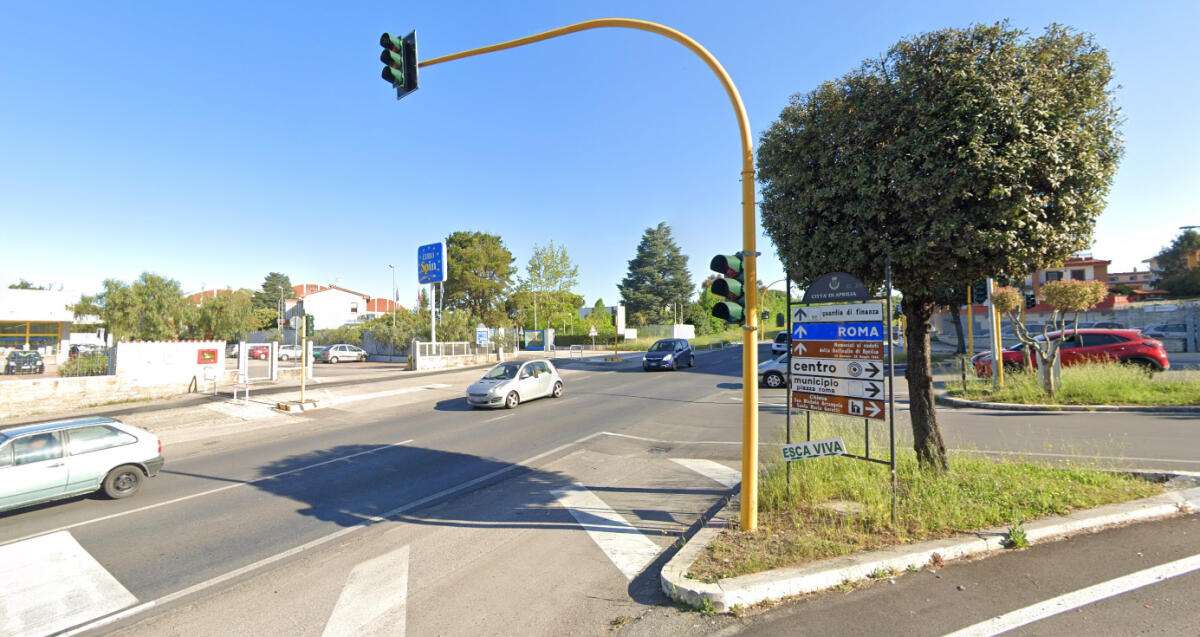 Aprilia - Non funziona il semaforo pedonale di via Nettunense: "Pericolo per anziani e bambini" - 