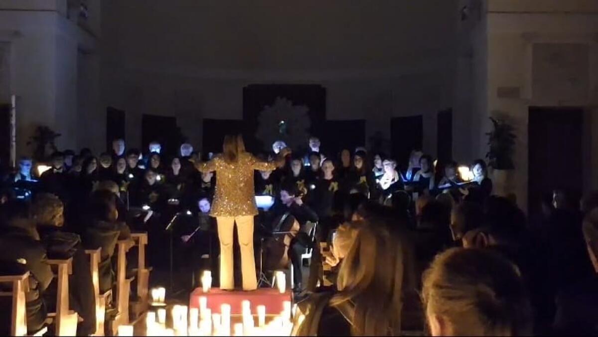 Successo per il Candlelight ad Aprilia, emozioni e speranza a lume di candela - 