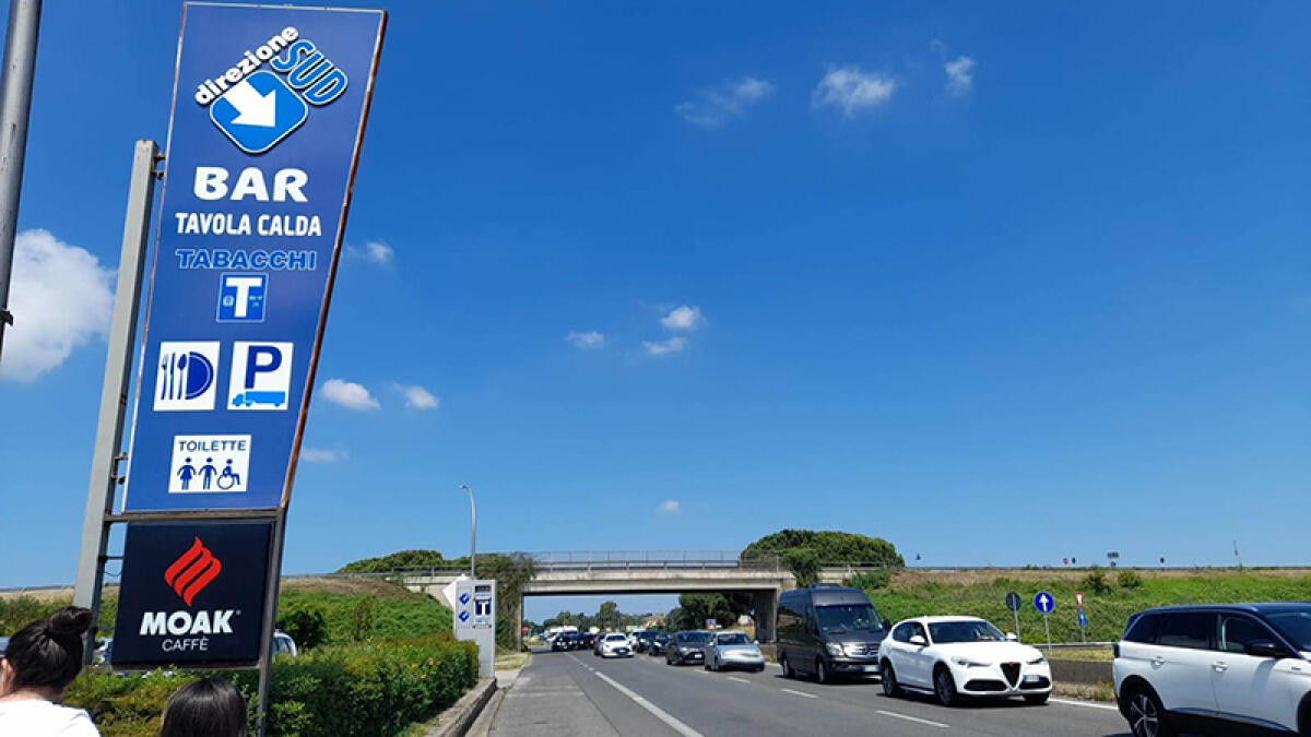 Altro incidente sulla Pontina, all’altezza di Campoverde, ad Aprilia. Un’auto ribaltata in strada. - 