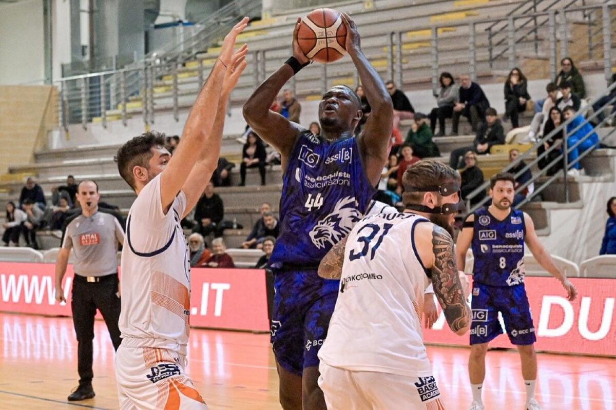 Basket B Nazionale: Jesi esce vittoriosa dalla sfida in casa del Latina. Questa domenica i nerazzurri a Pistoia. - 