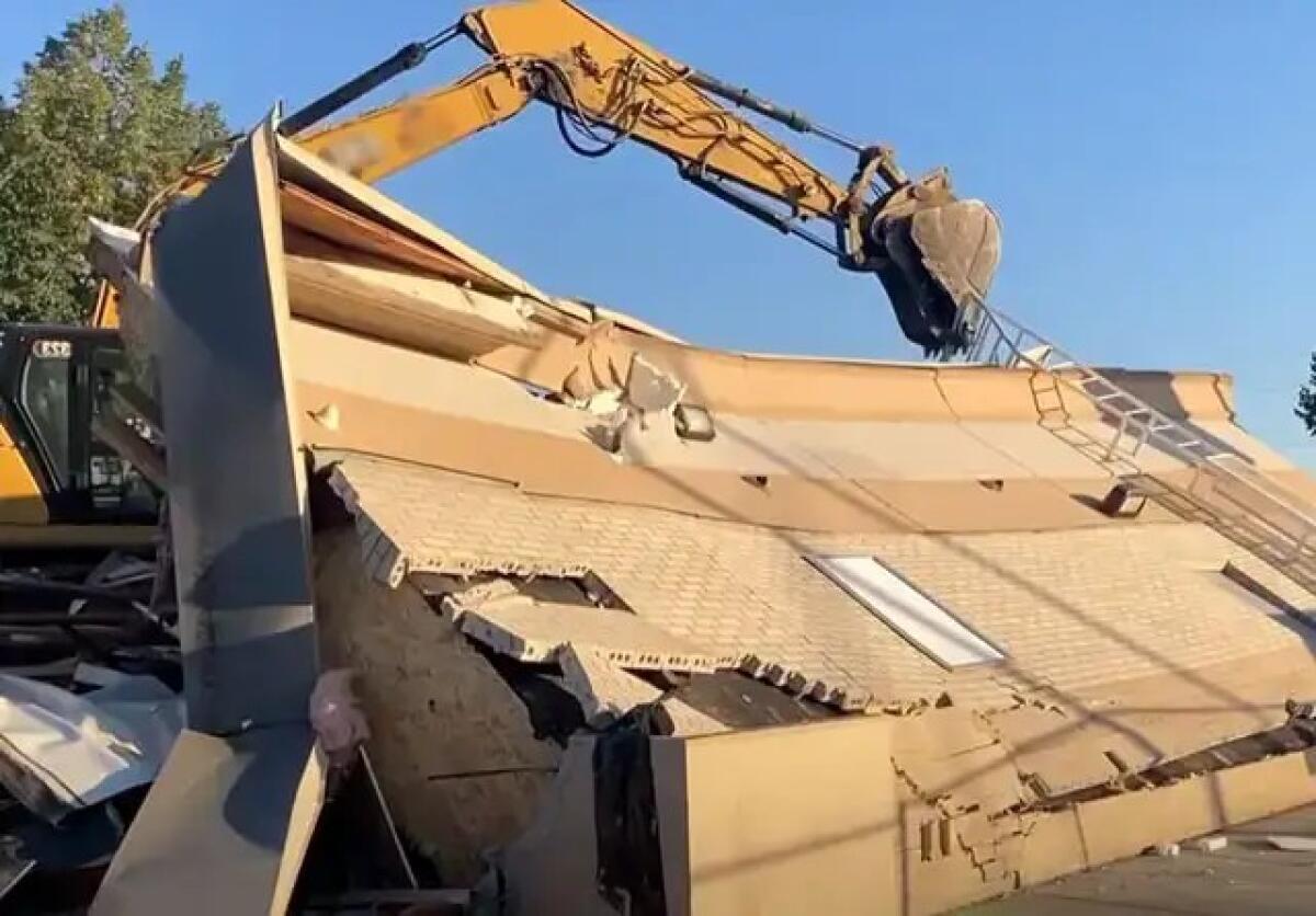 Immobili abusivi a Cisterna, in arrivo dal Ministero 30mila euro per le demolizioni. - 