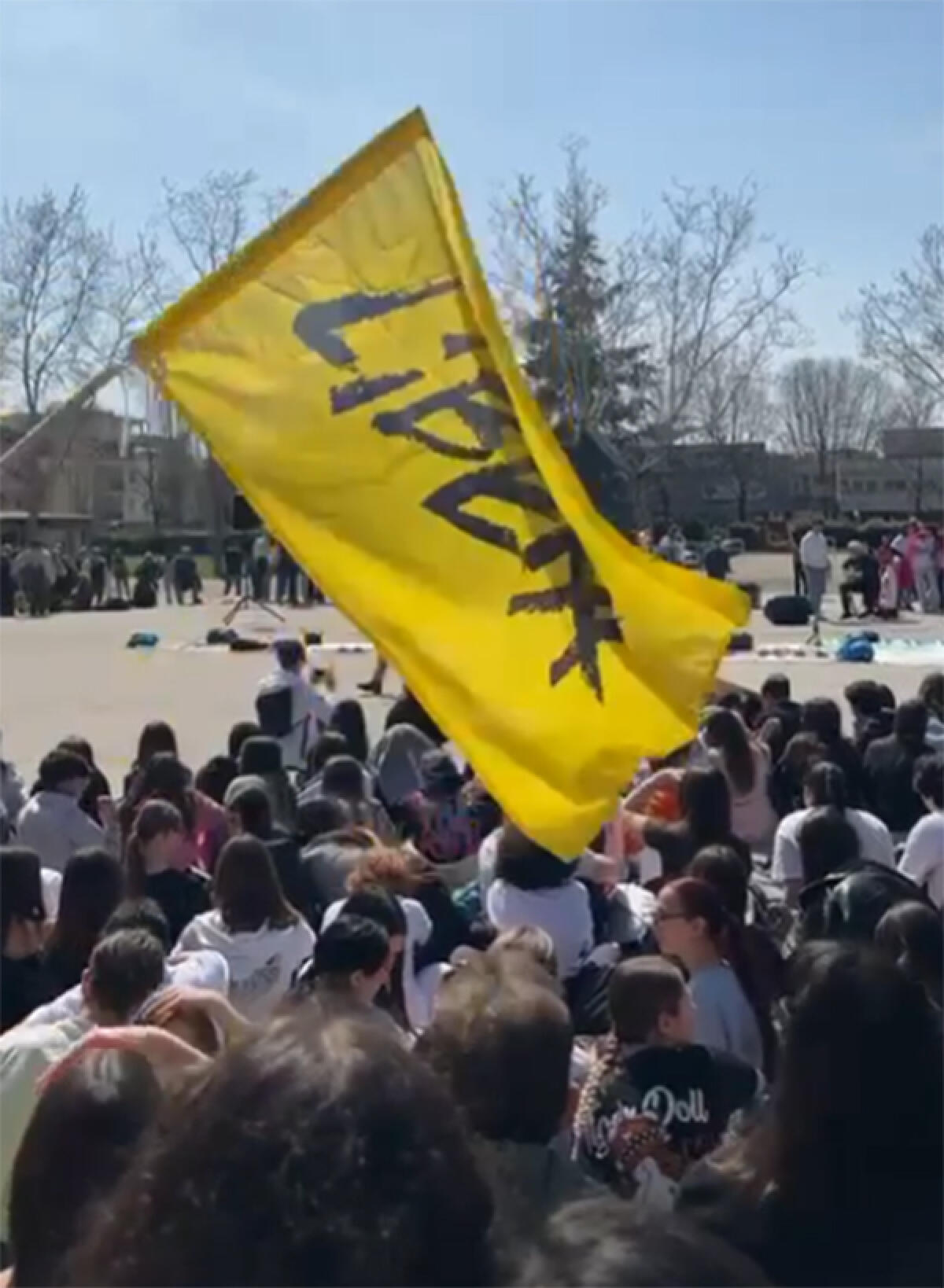 Corteo antimafia anche ad Aprilia: ad organizzarlo gli studenti del liceo “Meucci”, con l'adesione di altre scuole. FOTO e VIDEO - 