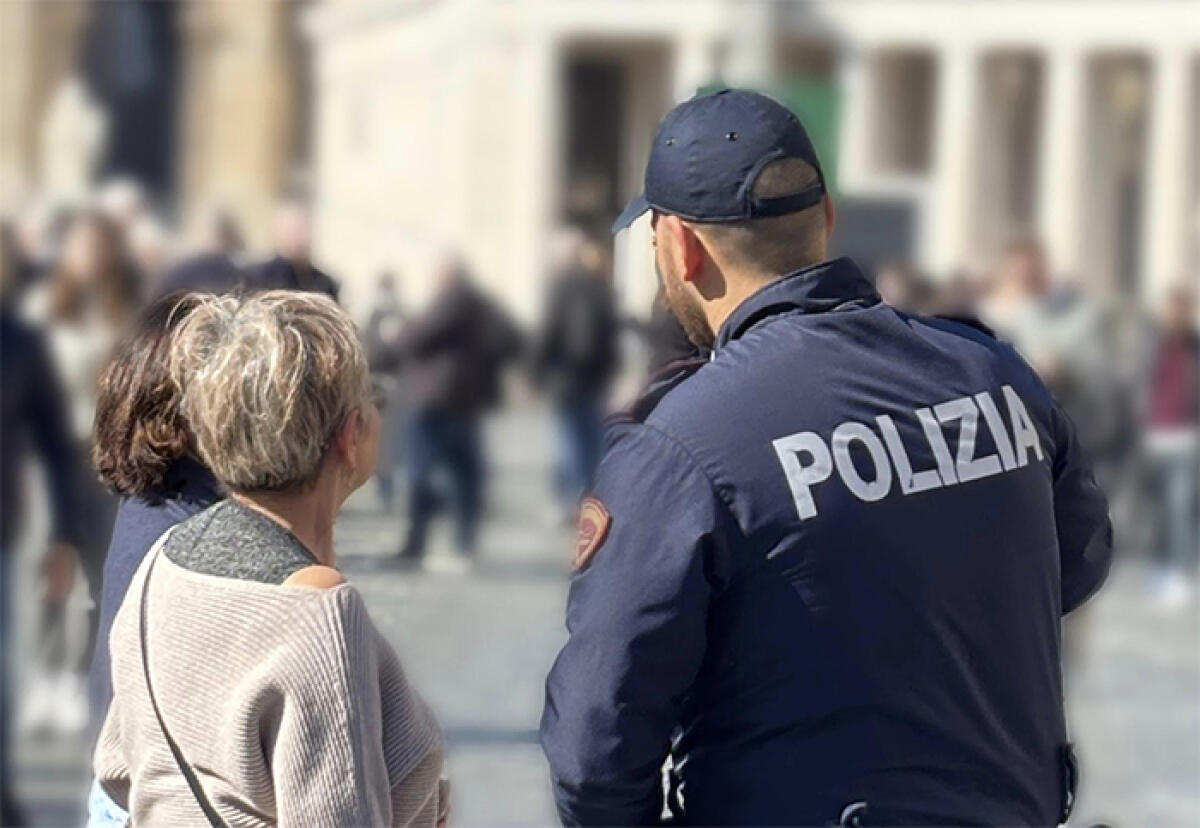 “Baci e abbracci”, poi sfilava i portafogli dalle tasche e fuggiva via. Una giovane donna arrestata dalla Polizia. - 