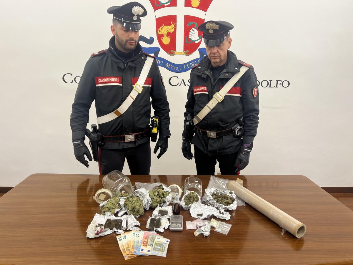 In cassaforte cocaina rosa e cocaina liquida ed altre droghe. In manette a Marino un 37enne, stewart di bordo di una compagnia aerea. - 