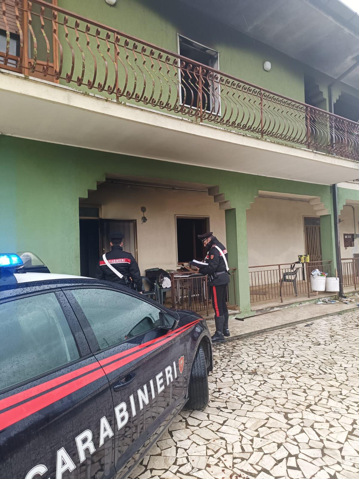 Incendio doloso nell'appartamento in un'azienda a Terracina - 