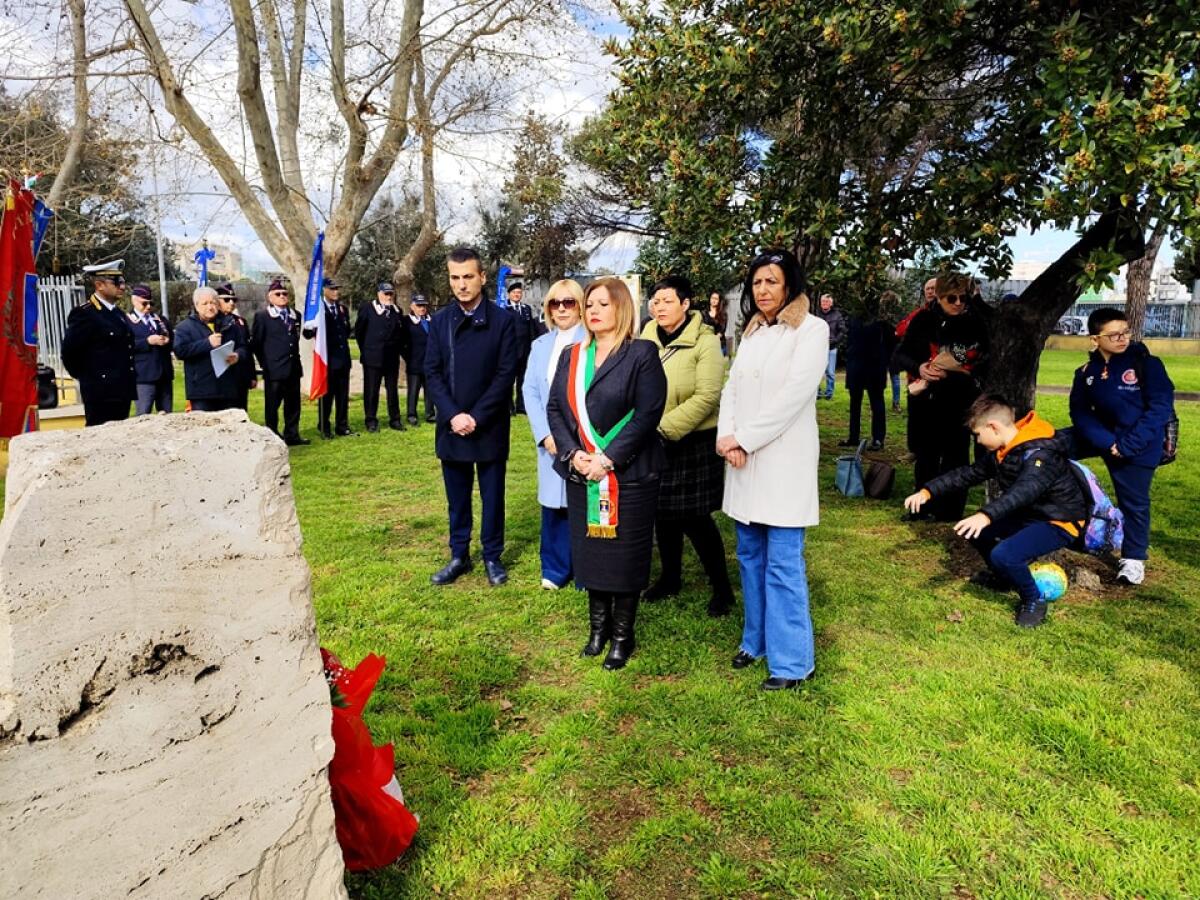 Il Comune di Pomezia ricorda le vittime della pandemia di covid19 - 