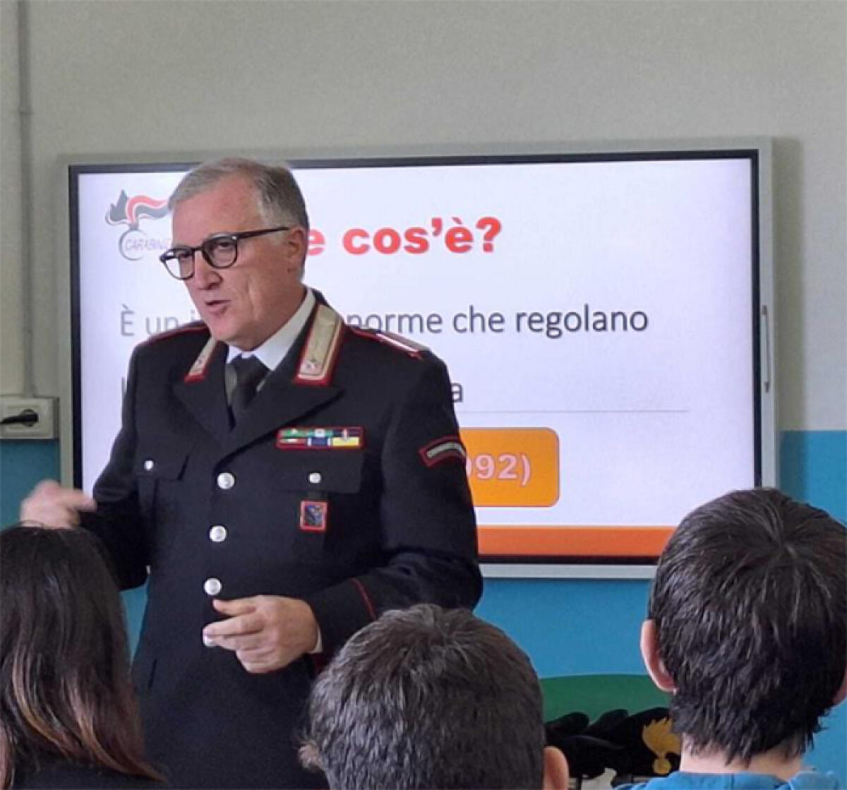 Legalità ed educazione stradale: incontro tra i Carabinieri e le classi di una scuola dell’isola di Ponza. - 