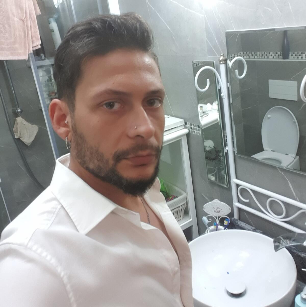 Omicidio del 37enne Cosimo Ciminiello: a Nettuno i funerali. Le indagini vanno avanti serrate. - 