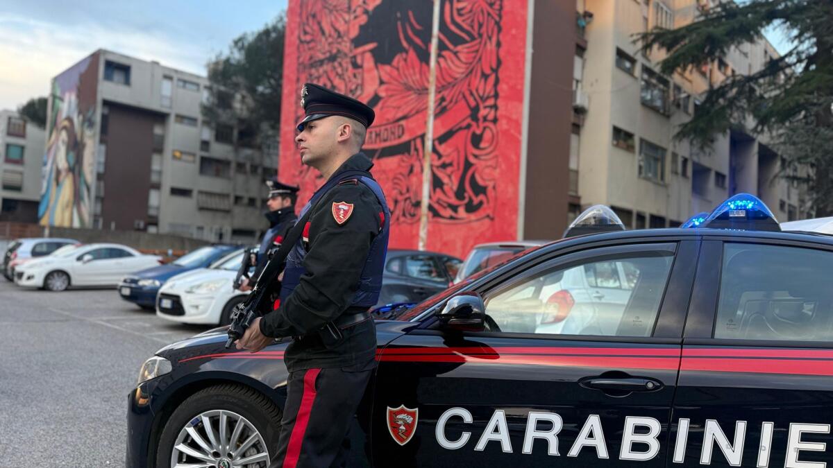 Controlli dei Carabinieri di Frascati: 5 arresti e 6 denunce. Scoperti 7 allacci abusivi alla corrente. - 