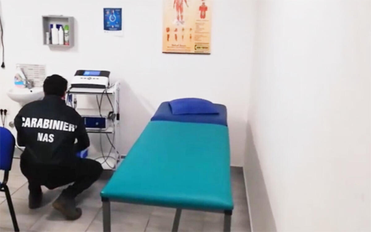 Iniezioni di filler e botox sui pazienti, senza alcuna abilitazione: il Nas di Latina sequestra un centro di medicina estetica abusivo. - 