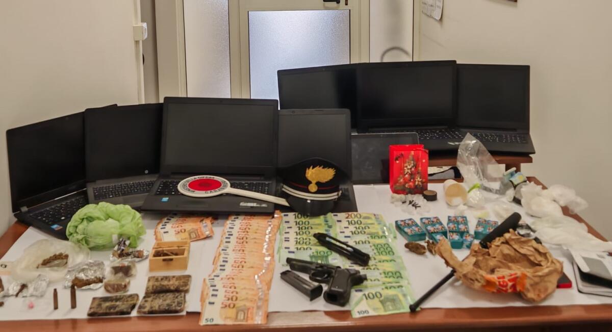 Spaccio e ricettazione ai Castelli Romani: i Carabinieri di Velletri eseguono 5 arresti. Recuperata droga e refurtiva. - 