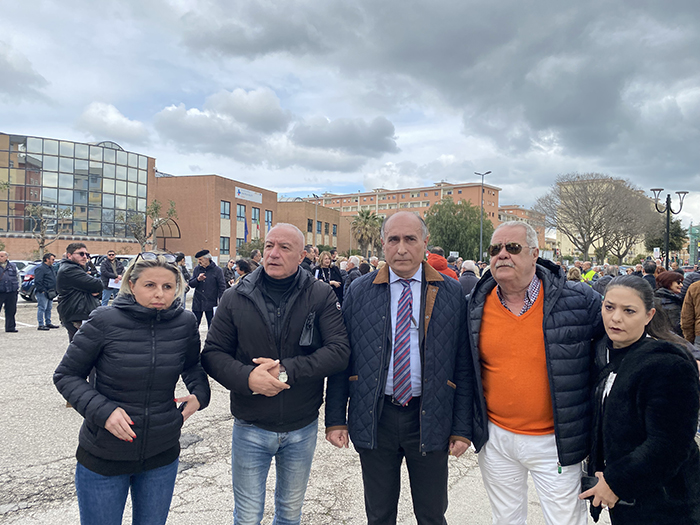 il consigliere regionale Enrico Tiero assieme agli esponenti apriliani di Fratelli d'Italia