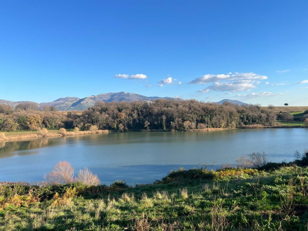 il lago di Giulianello a Cori
