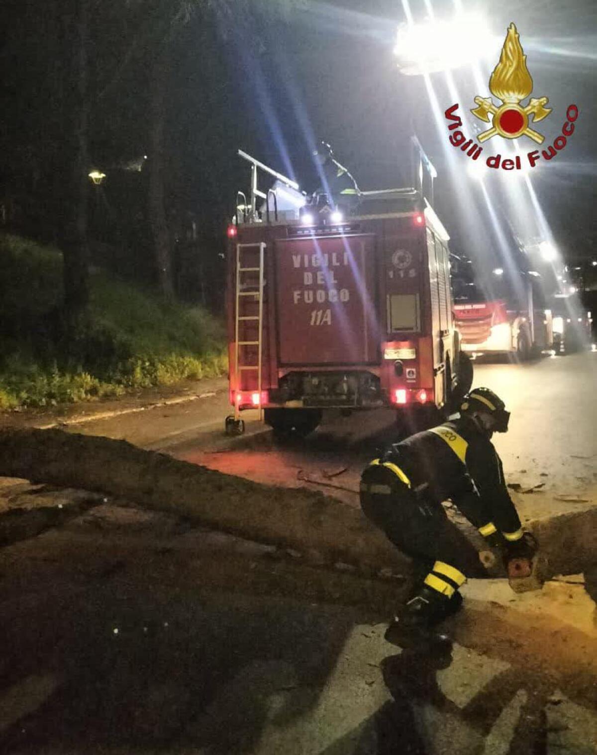 Pioggia a forti raffiche di vento nella notte: oltre 100 interventi dei Vigili del Fuoco, in particolare ai Castelli Romani. - 
