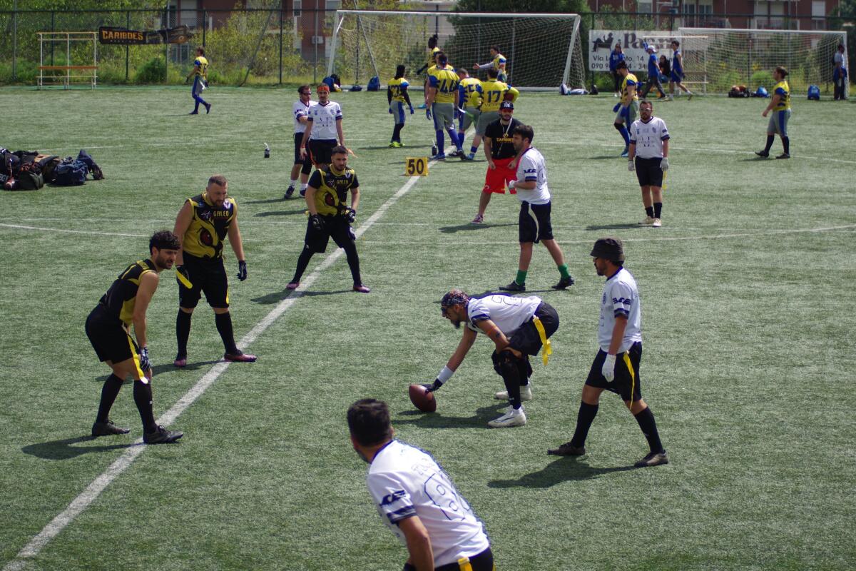 Amichevole di prestigio per i Latina Buffalos Flag - 