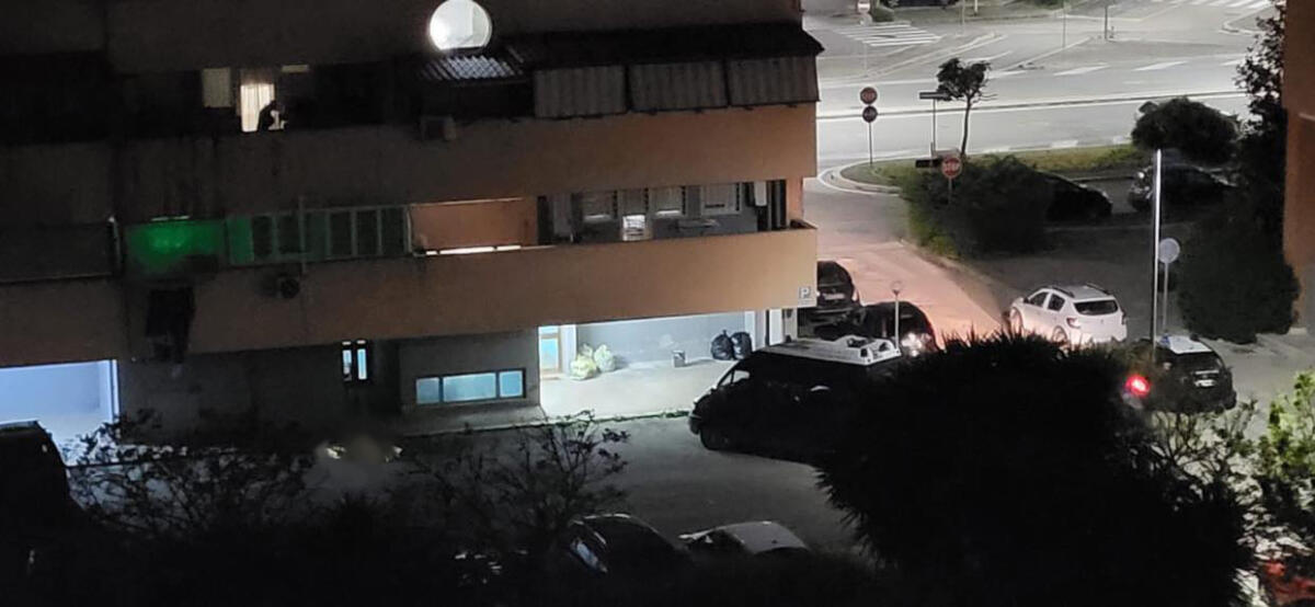 Dramma ad Aprilia: 52enne si lancia dal balcone - 