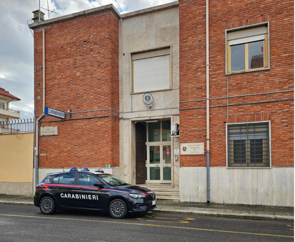 Infastidisce i passanti, quindi minaccia e oltraggia i carabinieri: arrestato un 45enne positivo ad alcol e stupefacenti - 