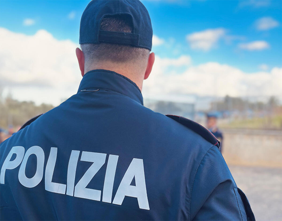 Spedisce un pacco al padre pieno di droga: 19enne arrestato a Latina - 