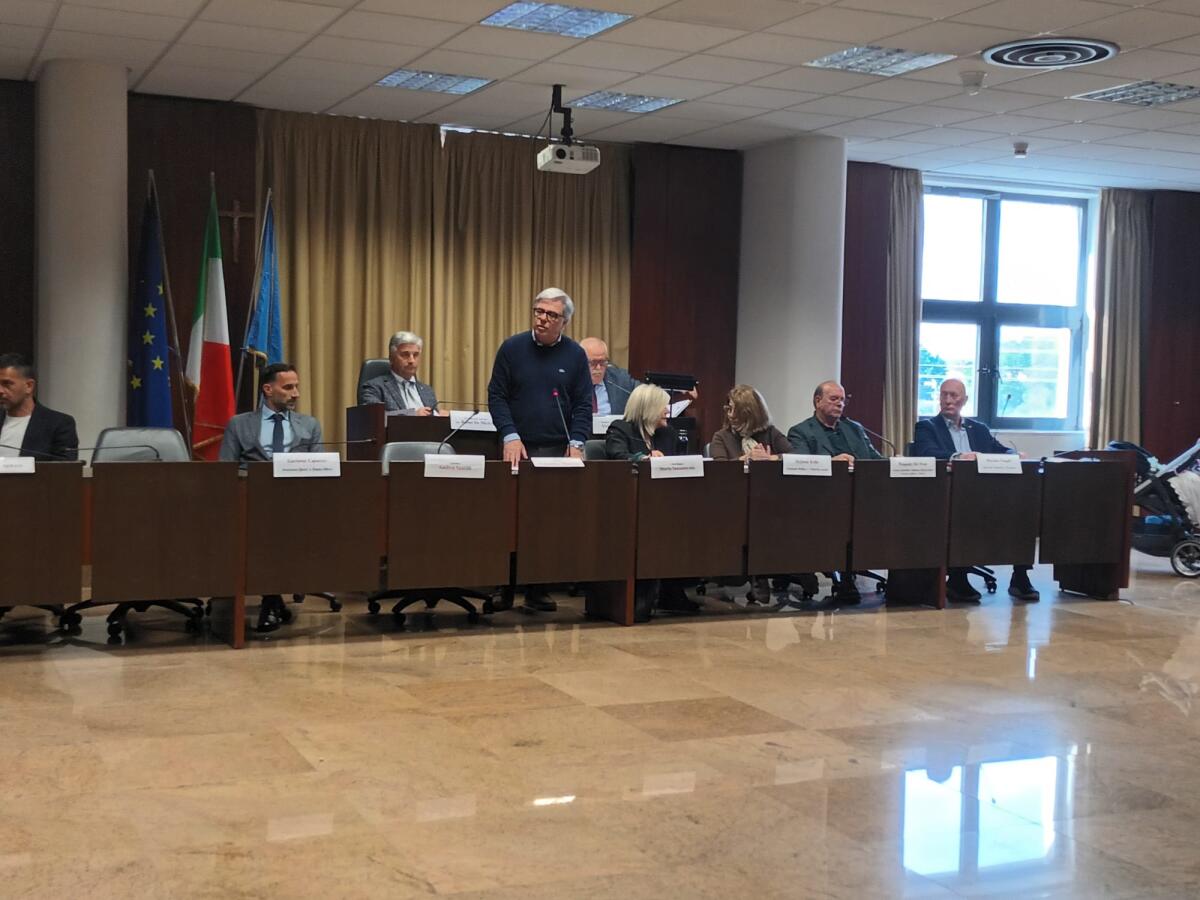 Il Consiglio Comunale di Cisterna approva il rendiconto di bilancio 2024. Debito ridotto in tre anni da oltre 11 milioni a poco più di 4 milioni di euro. - 