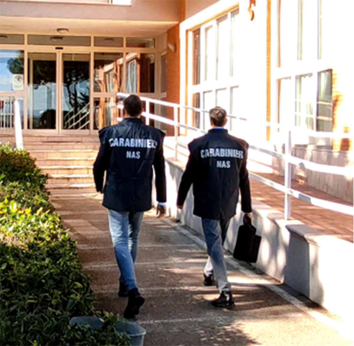 Misura cautelare interdittiva per 12 mesi per il medico vaccinale della Asl di Priverno accusata di assenteismo. - 