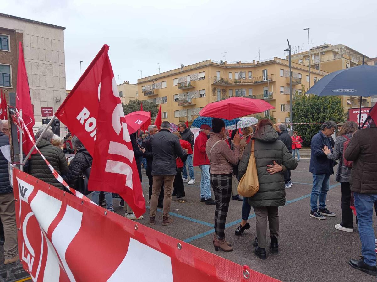 Processo per la morte di Satnam Singh: in Piazza Buozzi la manifestazione di Cgil Roma e Lazio. FOTO e VIDEO - 