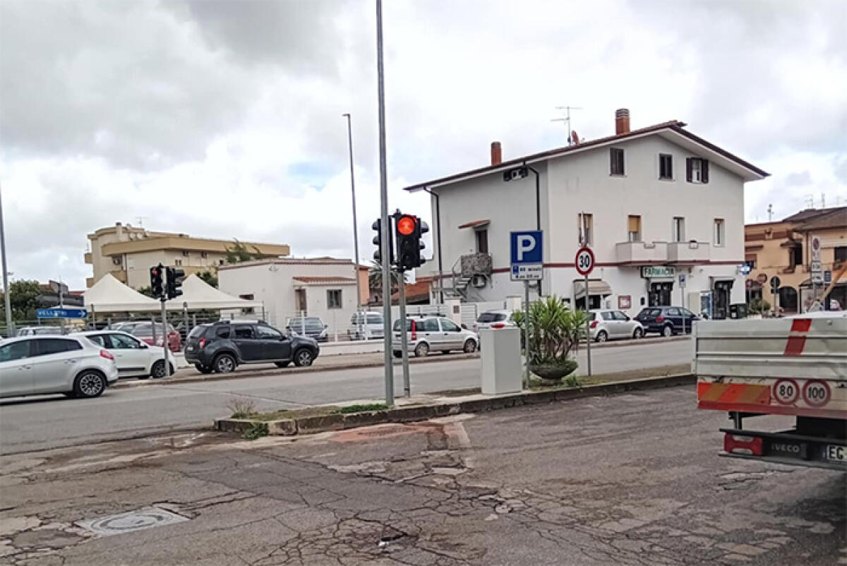 Torna in funzione il semaforo di Campoverde. - 