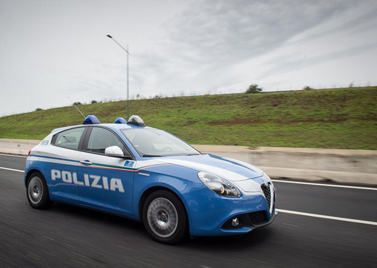 Vigile urbano investito sulla Pontina. Era sulla moto di servizio, stava intervenendo per un incidente. - 