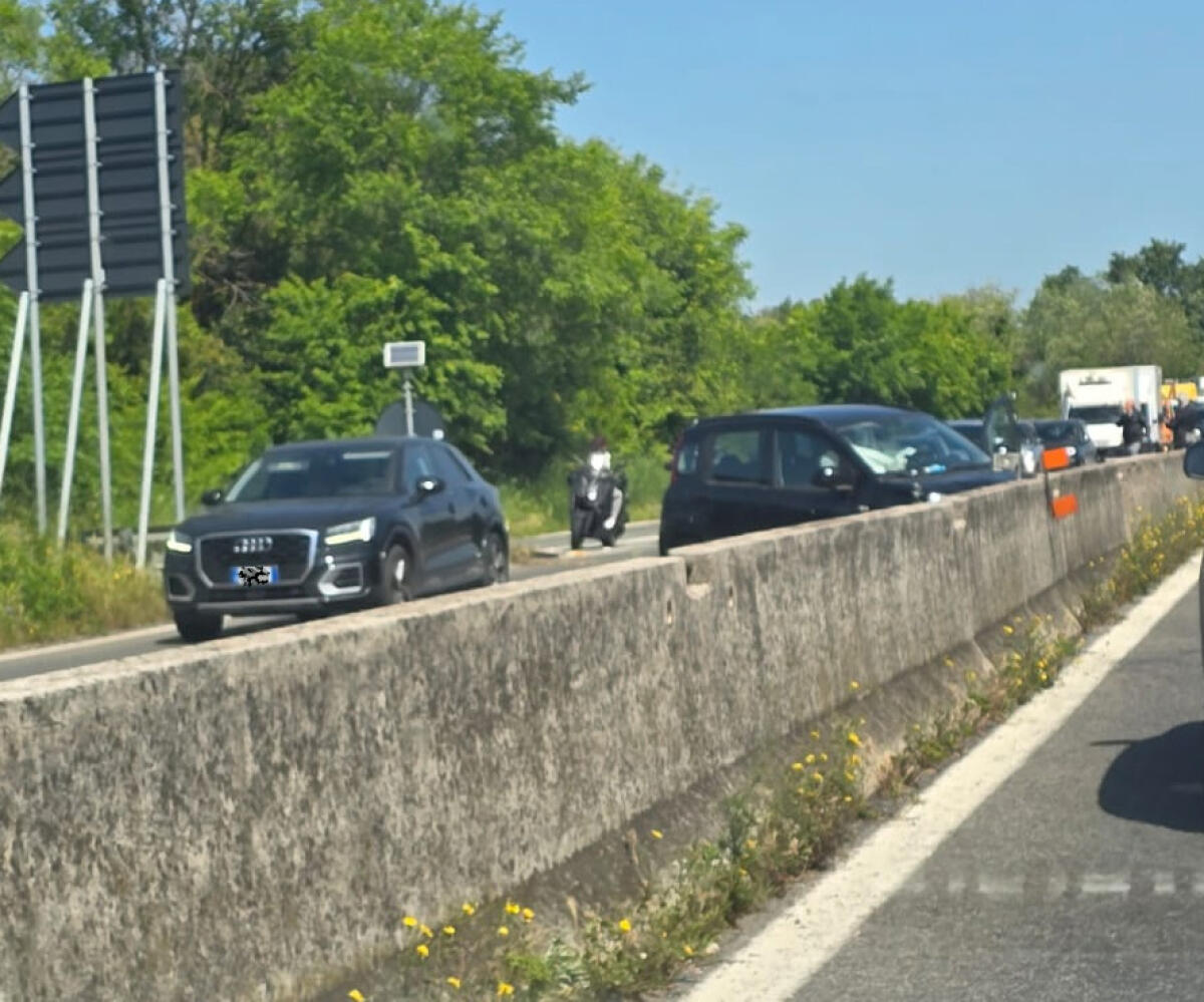 Pontina, incidente a Castel di Decima. Code verso Latina - 