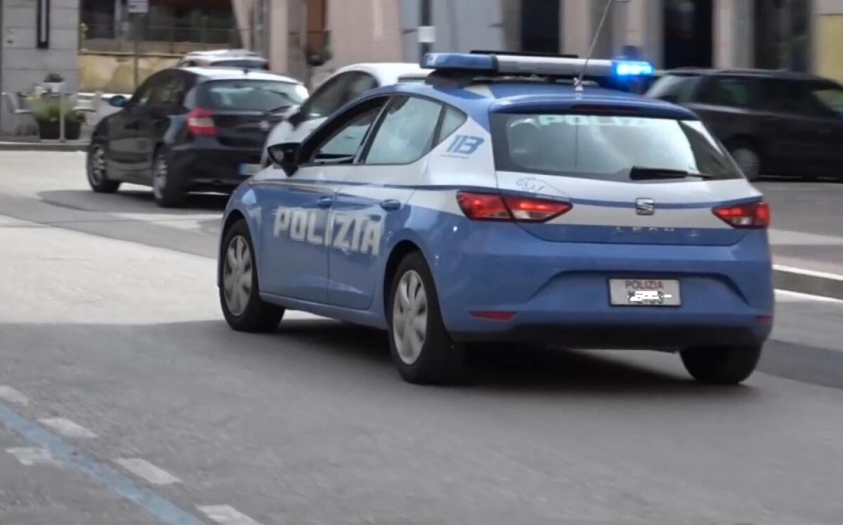 LATINA - Violento con la madre, viene trovato vicino casa della donna a danneggiare auto, nonostante il divieto di avvicinamento. - 