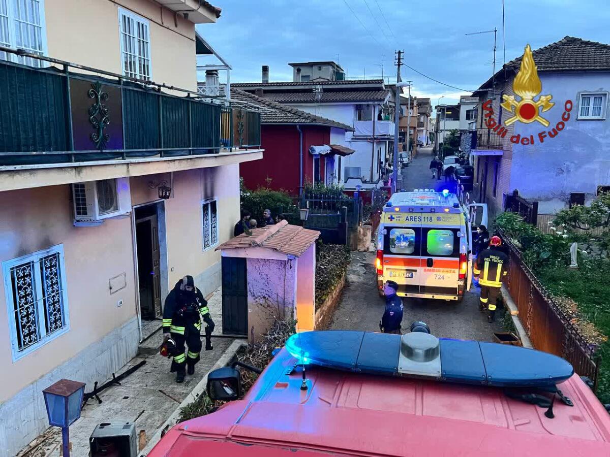 Un uomo muore tra le fiamme della sua abitazione, ad Albano. La figlia salvata dai soccorritori. - 