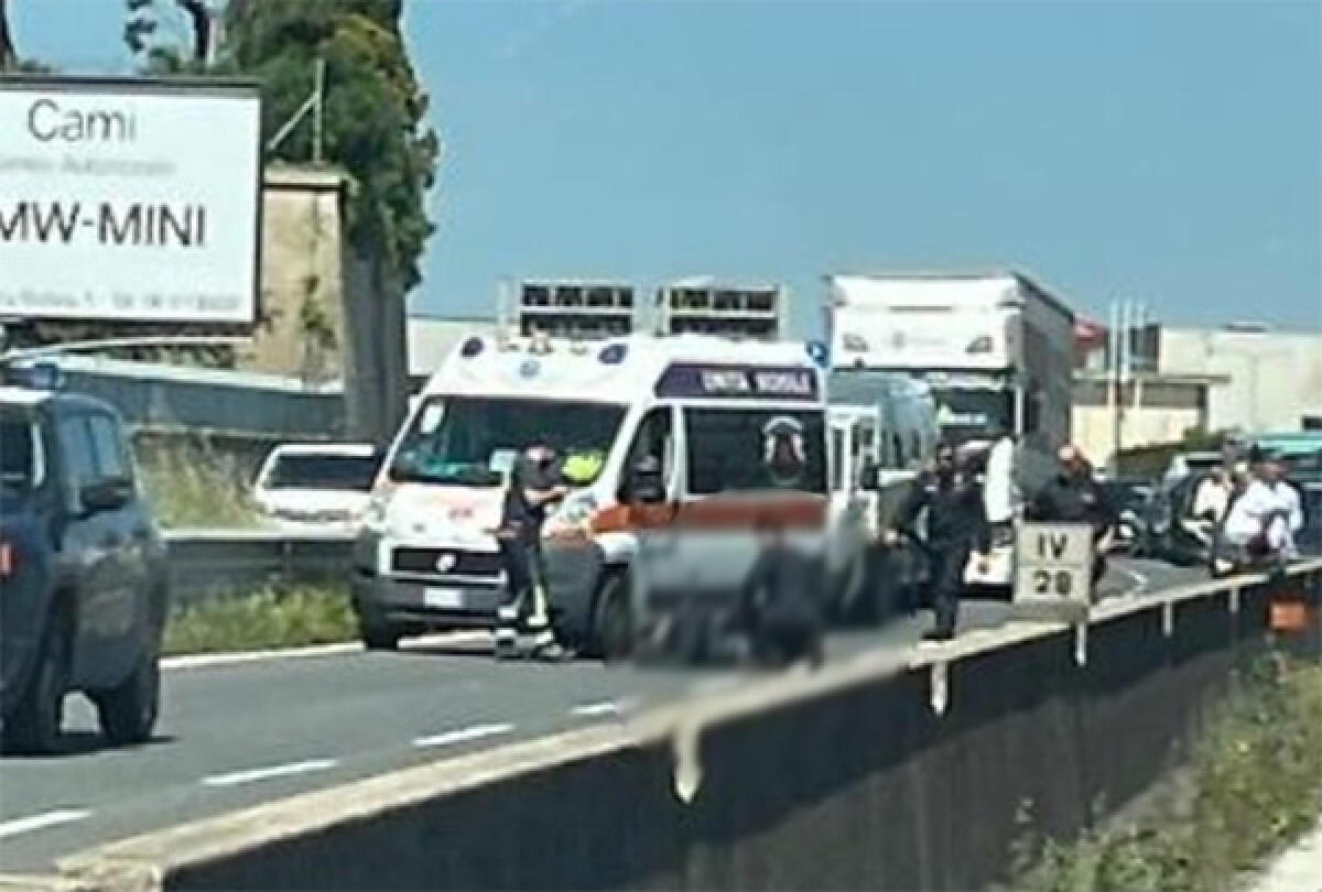 Risolto l’incidente sulla Pontina, all’altezza di Pomezia. Grave un centauro. Altro incidente in direzione Roma. - 