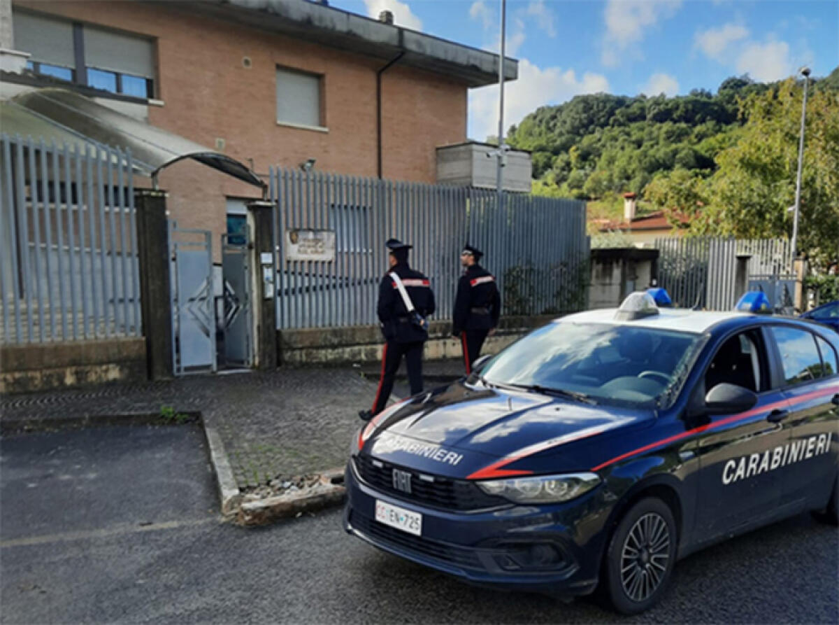 Ripreso dalla videosorveglianza con una pistola in mano:  a Sezze i Carabinieri denunciano un 31enne. - 