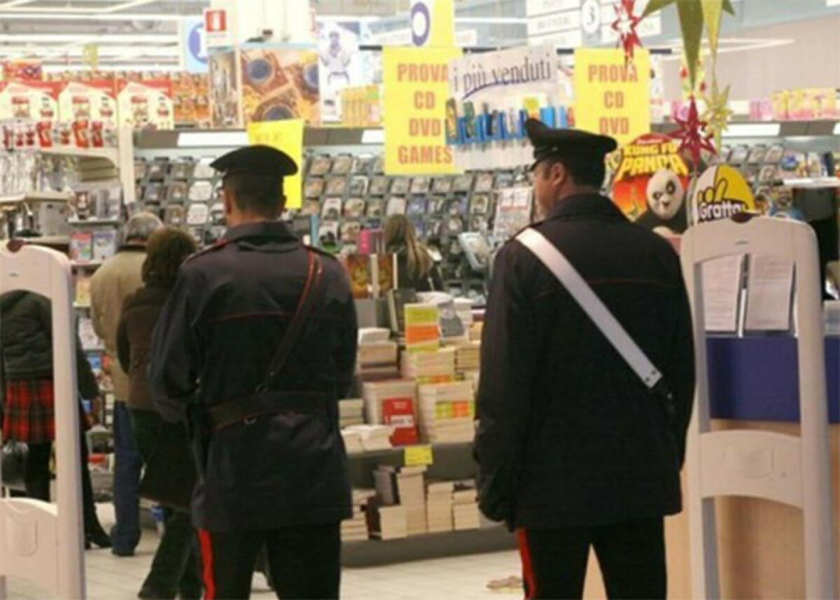 Ruba merce del valore di 1.800 euro da un supermercato di Aprilia: arrestata dai Carabinieri. - 