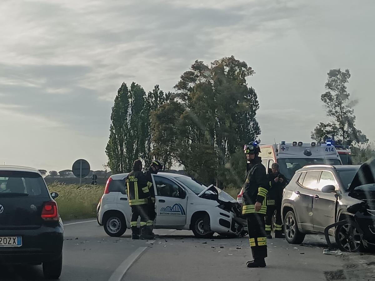 Incidente a Campoverde, due auto coinvolte - 