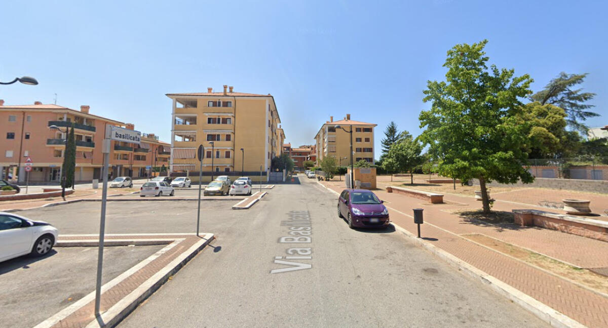 Aprilia - Pistola ritrovata da un cittadino: era in via Basilicata - 