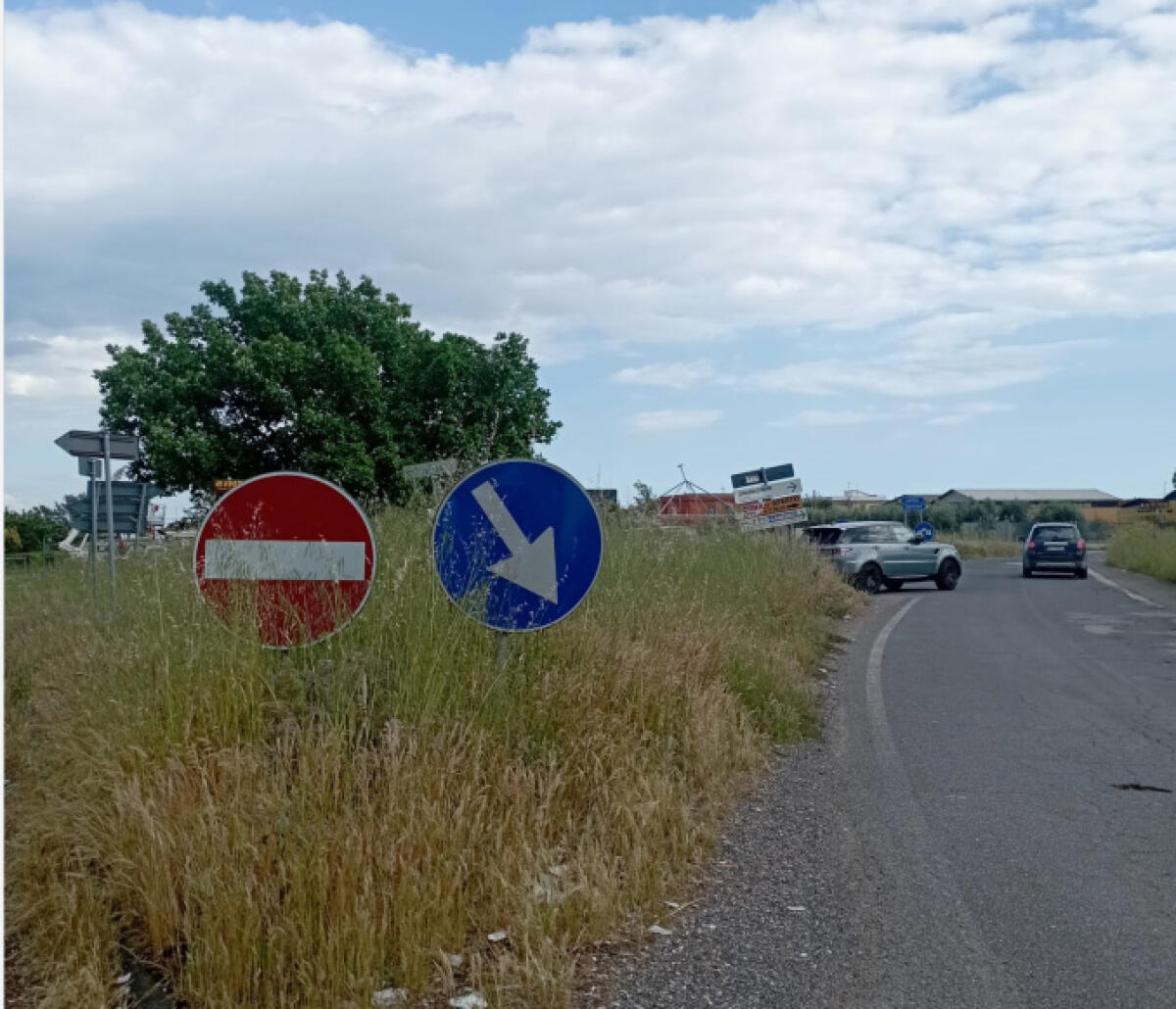 Aprilia - Via Genio Civile nel degrado, "La Provincia dà risposte. Il Comune resta in silenzio" - 