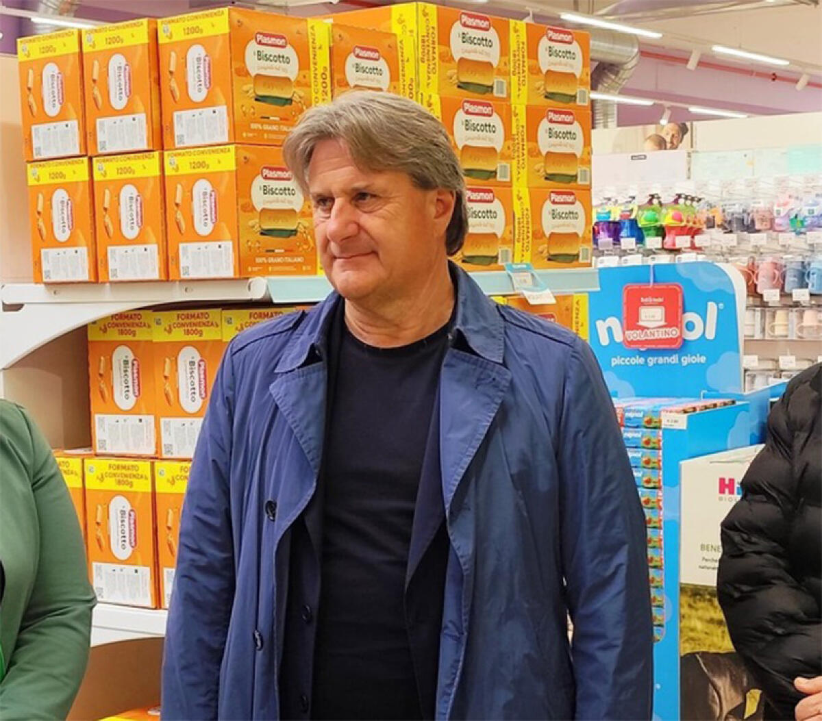 Imprenditore cade dal tetto a Pomezia: muore Mario Serafinelli. "Ennesima tragedia, servono più controlli" - 