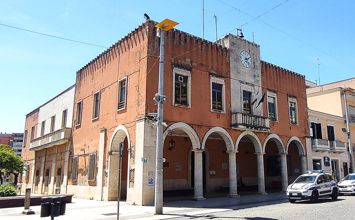 Partiti i lavori di risanamento all'ex sede comunale di Cisterna - 