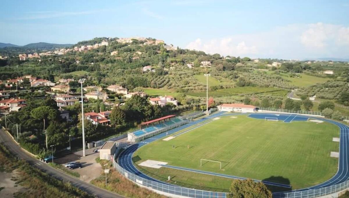 Tenta di entrare allo stadio di Campoleone con un coltello, fermato dalla polizia - 
